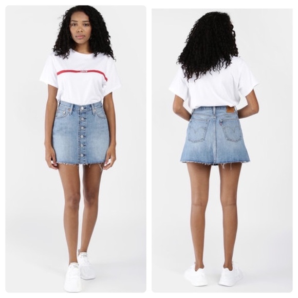 LEVI’S Button Front Mini Skirt in Blue, 100% Cotton, Raw Hem, Size 24 - Picture 6 of 7
